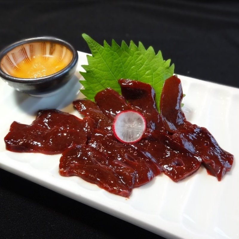 馬レバーさし(古民家郷土料理 市川おいどん)