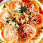 たっぷりナチュラルチーズとフレッシュトマトのピザ(神戸屋レストラン 緑ヶ丘店 （コウベヤレストラン）)