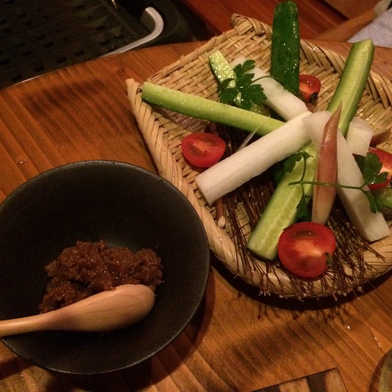 彩り野菜のざる盛り〜自家製鶏味噌で〜(ちゃぼ)