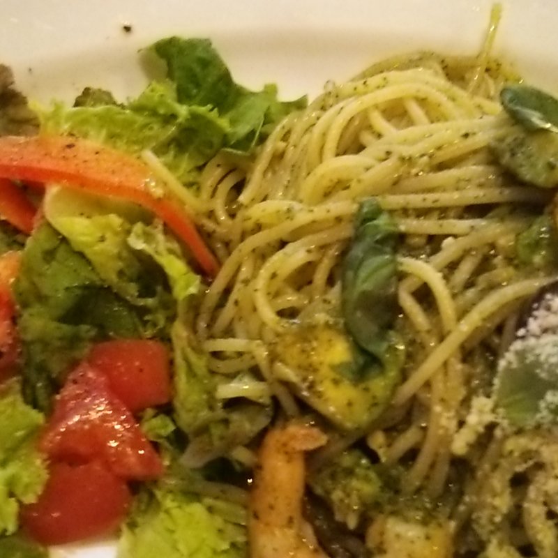 海老とアボカドのジェノバ風パスタ(ZERO ONE CAFE)