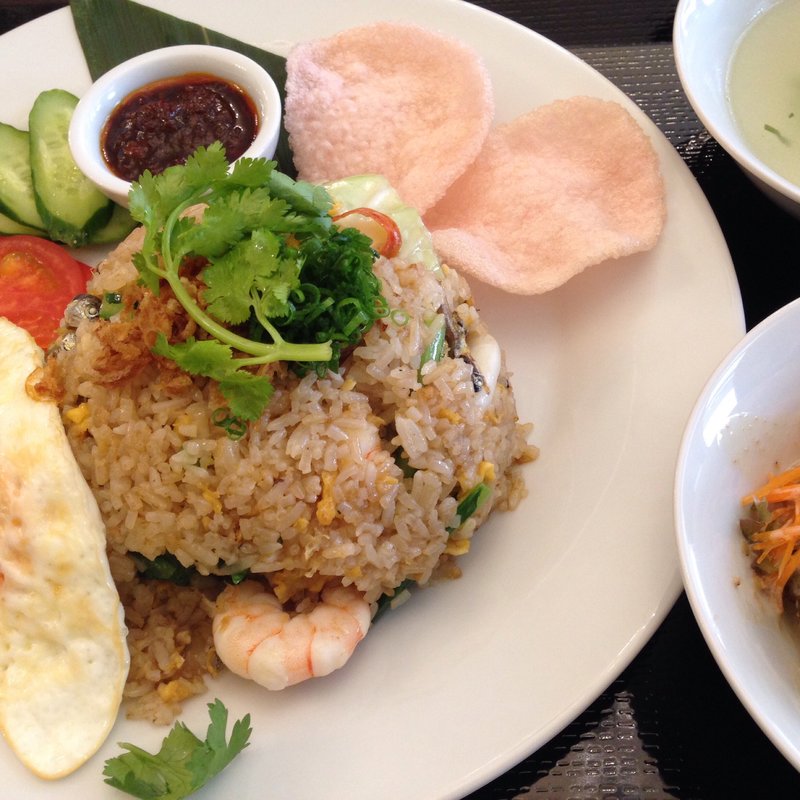 ナシゴレン カンポン(マレー アジアン クイジーン)