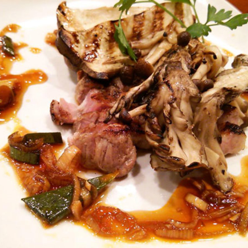 豚肩ロースときのこのグリエ香草ソース(あきん )