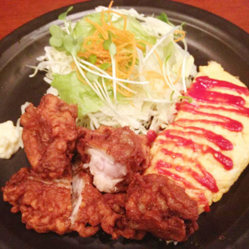 から揚げとオムレツのランチ(あきん )