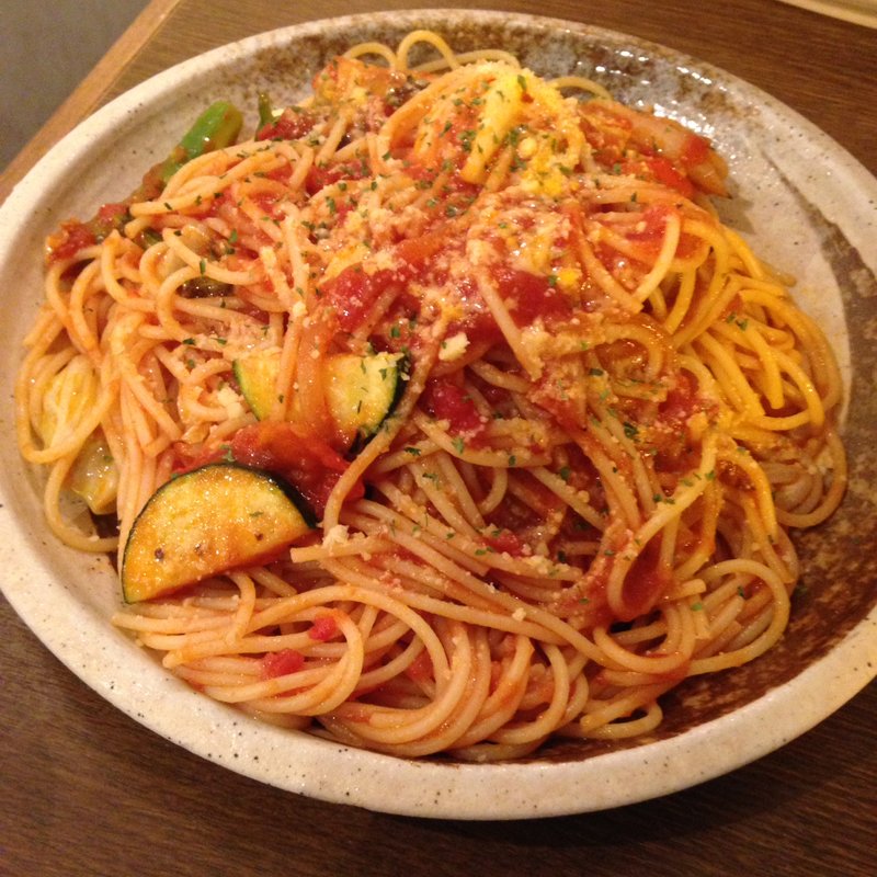 トマトソースパスタ（大盛）(農家の軒下おにかい （nouka no nokishita onikai）)