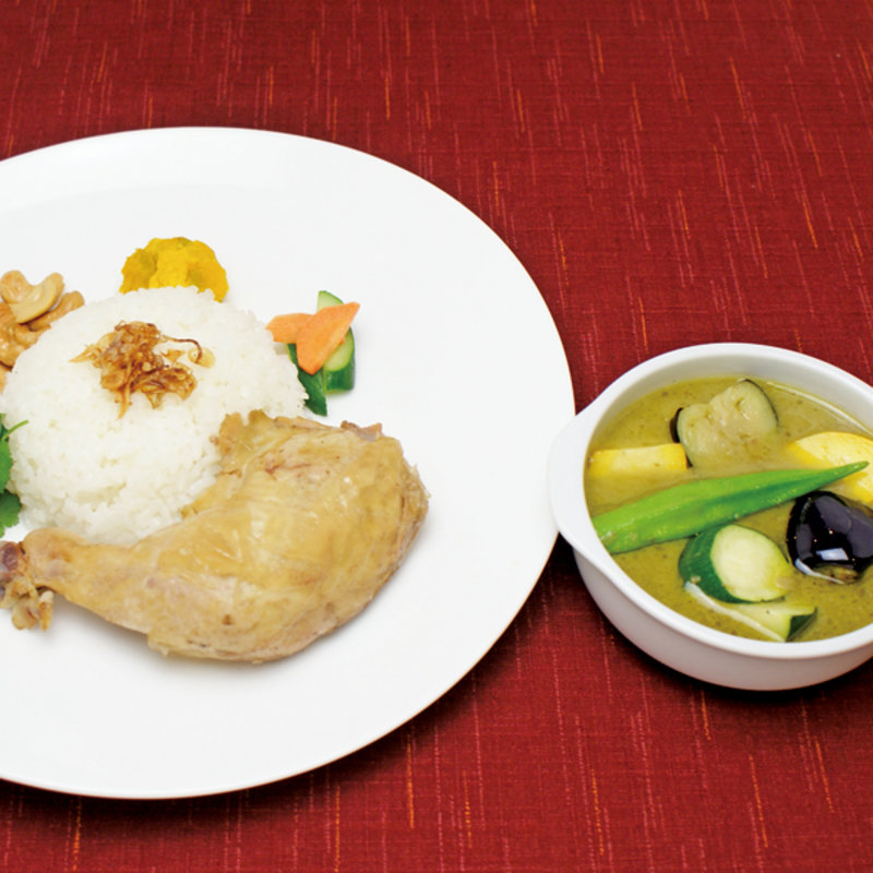 蒸し鶏のグリーンカレー(Enak Enak エナエナ 市川店)
