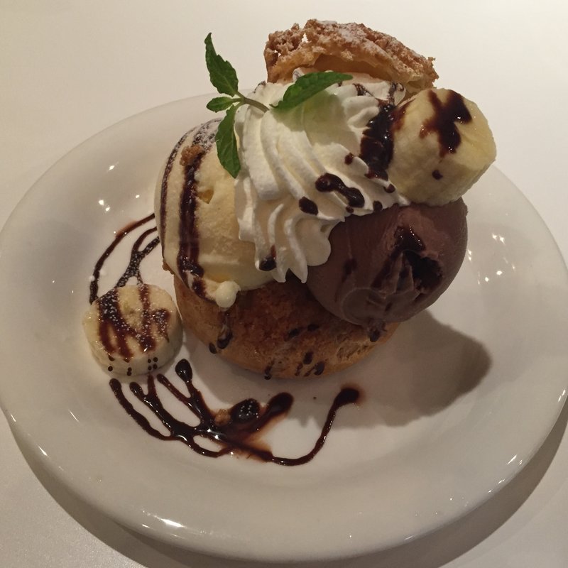 焼きたてシューパフェ チョコ&バニラ(ストロベリーフィールズ 西新店)