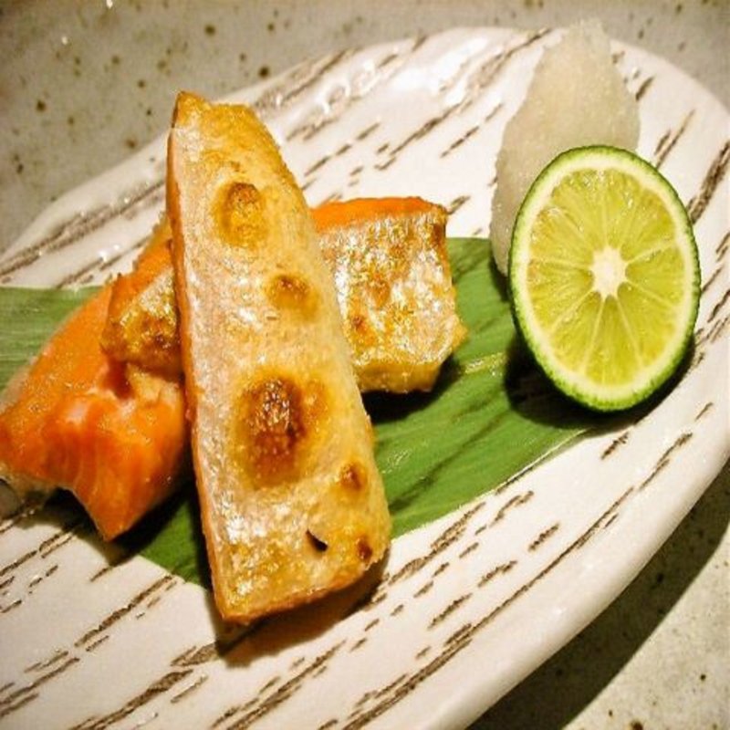 紅鮭ハラス(魚に鍋に炭火焼　いちかわ　藤 （【旧店名】もつやき藤）)