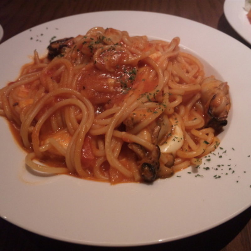 広島産牡蠣とトマトのペペロンチーノパスタ(トサカ （ＴＯＳＡＫＡ）)