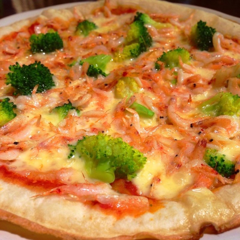 生桜海老とブロッコリーのピザ(Public ARROW'S)