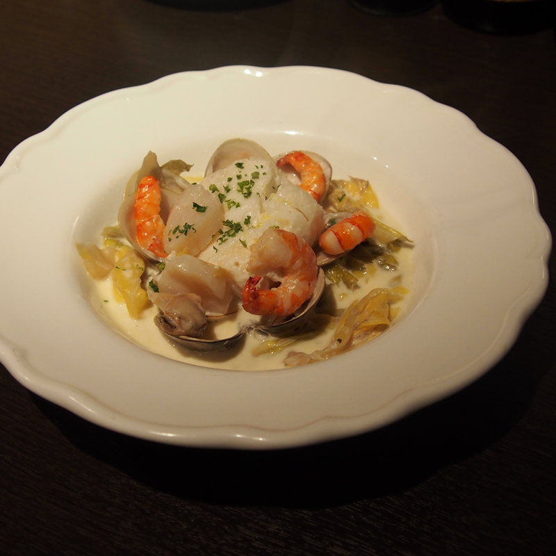 魚介のクリームシュークルート(manger trop)