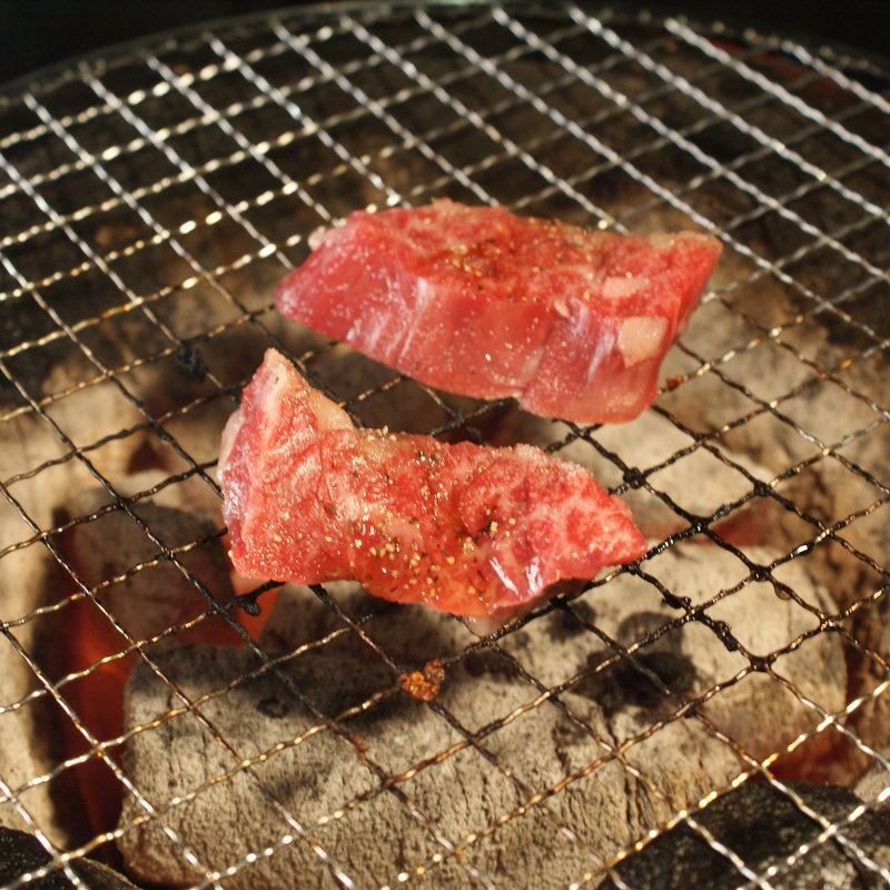 カルビ(炭火焼きホルモン まんてん 中目黒店)