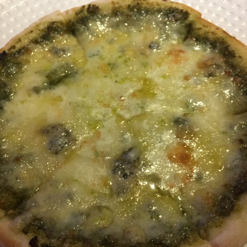 4種のチーズピザ(GINZA Lounge ZERO （ギンザ ラウンジ ゼロ【旧店名】スイート べイジル 0）)