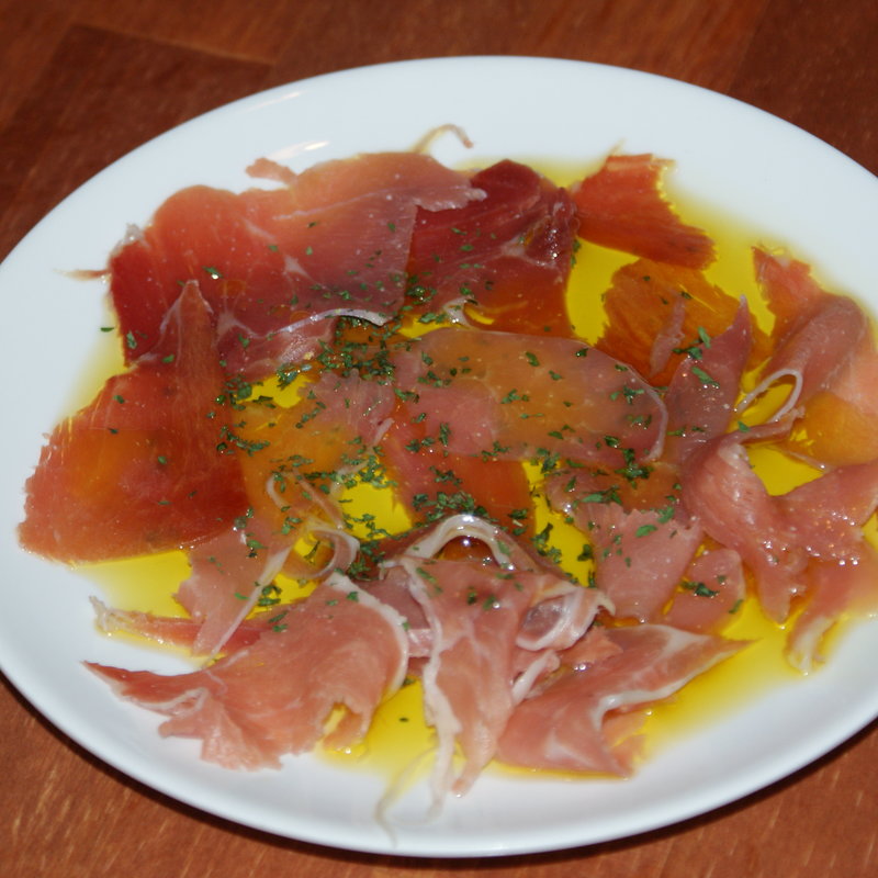 生ハムの盛り合わせ(ワインとお食事 メイプル 新橋)