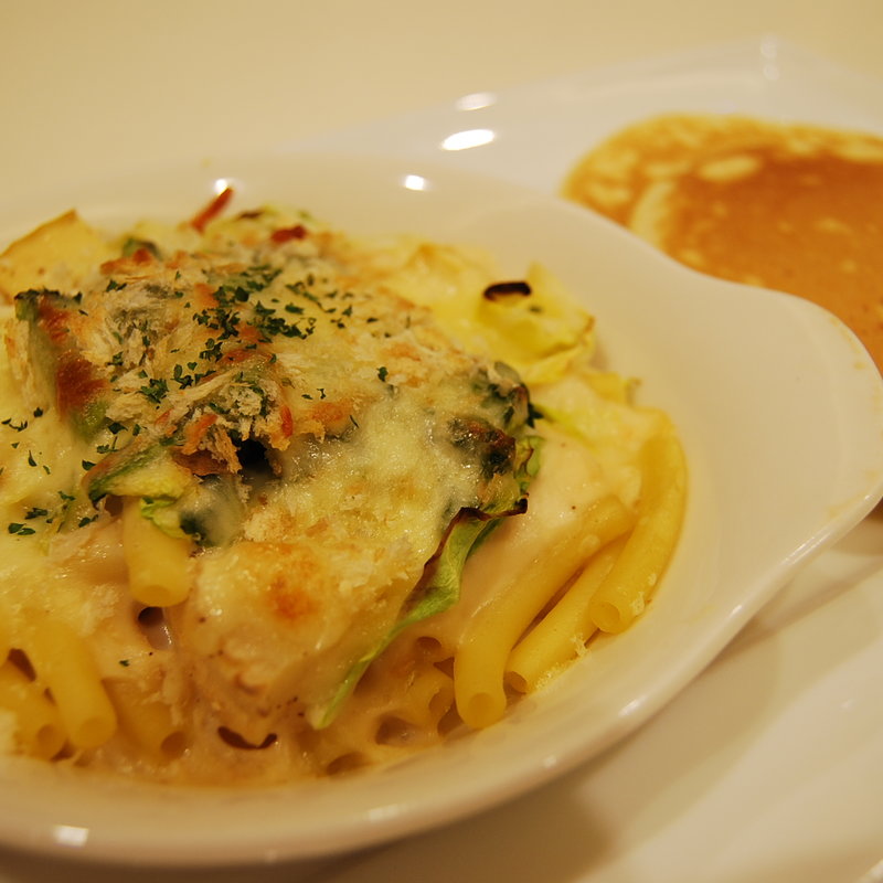 マカロニグラタンパンケーキ(モロコバー )