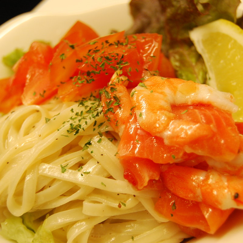 海老とトマトのパスタ(モロコバー )