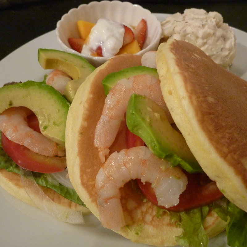 エビとアボカドのパンケーキプレート(モロコバー )