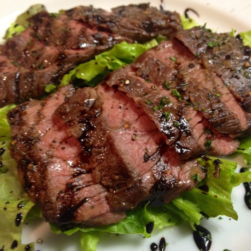 仔牛のヒレステーキ(ミカヅキ （MIKAZUKI）)