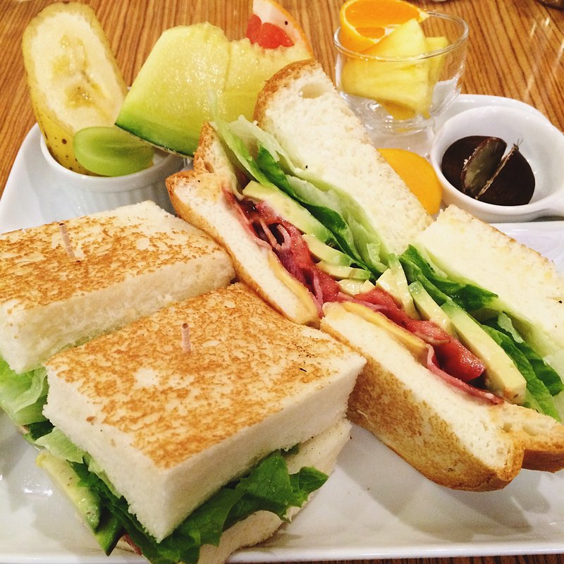 アボカド＆えびサンド(ミキ フルーツ)