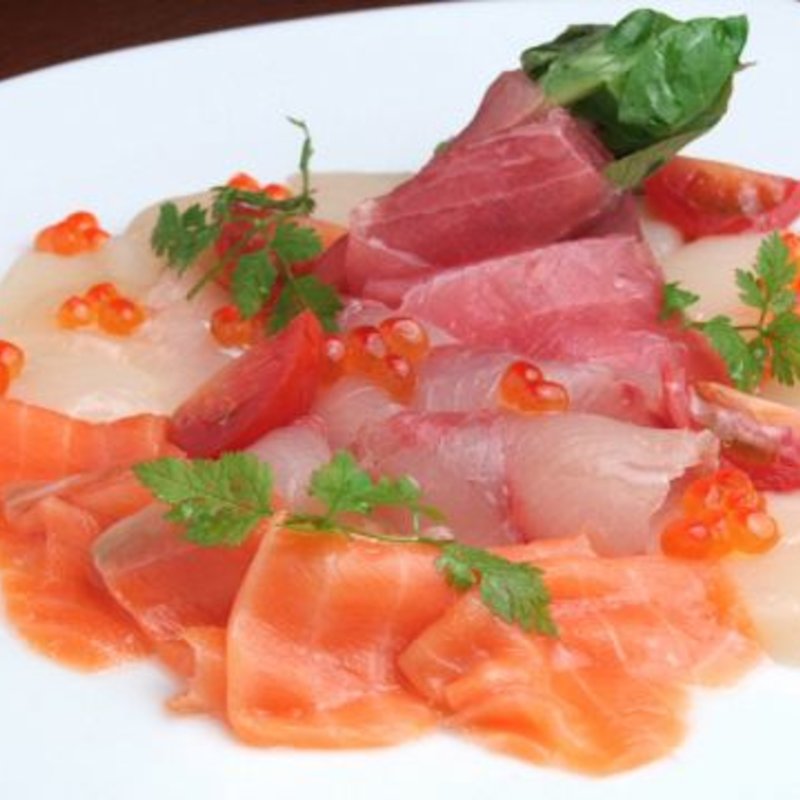 刺し盛り合わせ(ミカヅキ （MIKAZUKI）)