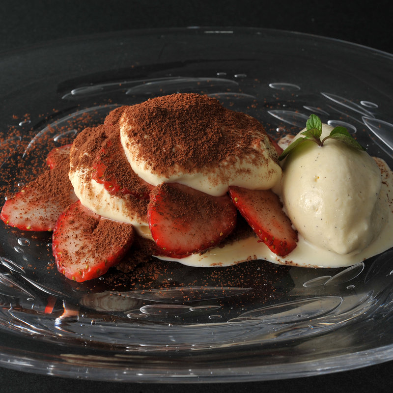 イチゴのティラミス(モノリス)