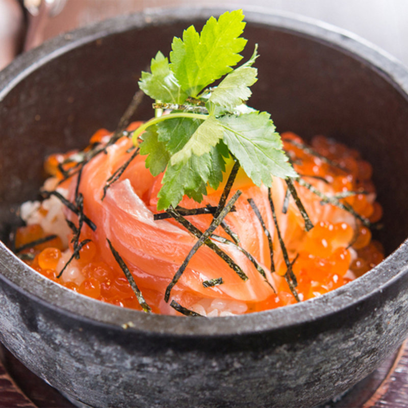 鮭いくら石焼ご飯(南行徳 彦酉 )