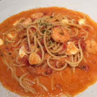 エビとモッツァレラチーズのトマトクリームスパゲティ(street pasta company)