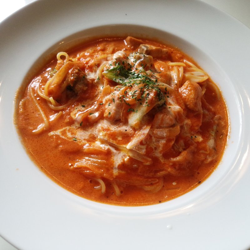 秋鮭とブロッコリーのトマトクリームパスタ(ボスケット （Ｂｏｓｃｈｅｔｔｏ）)