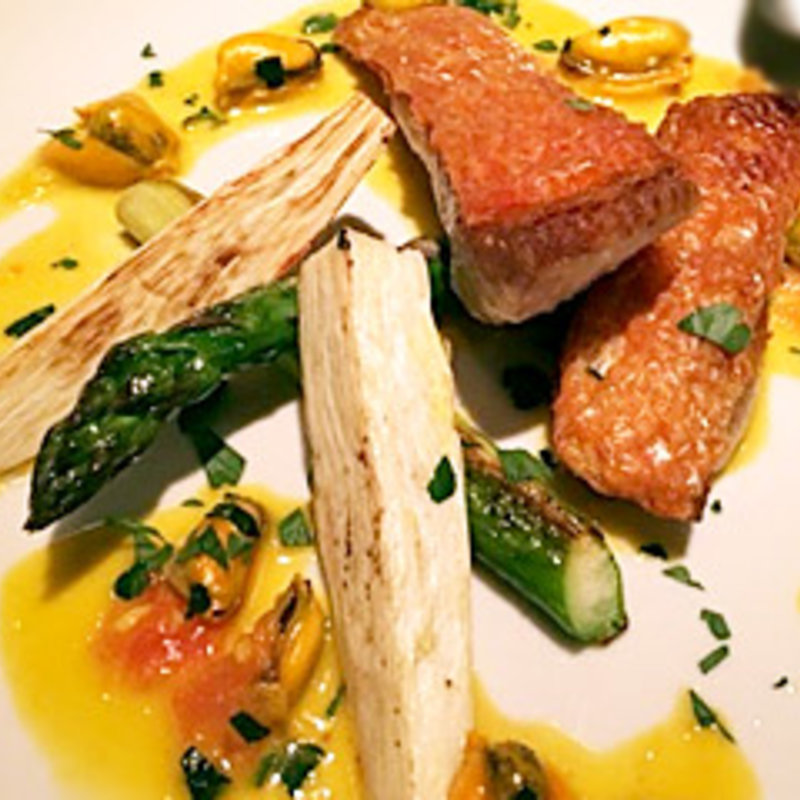 金目鯛のウロコ焼き(オステリア イノウエ)