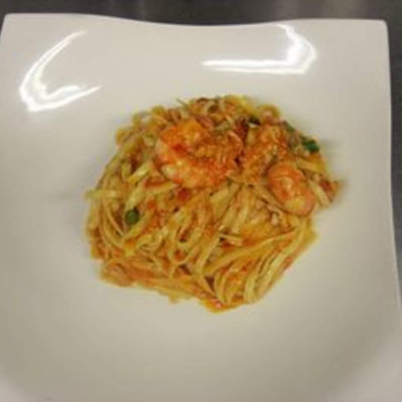 ズワイガニと小エビのトマトクリームソース(Trattoria Vino)