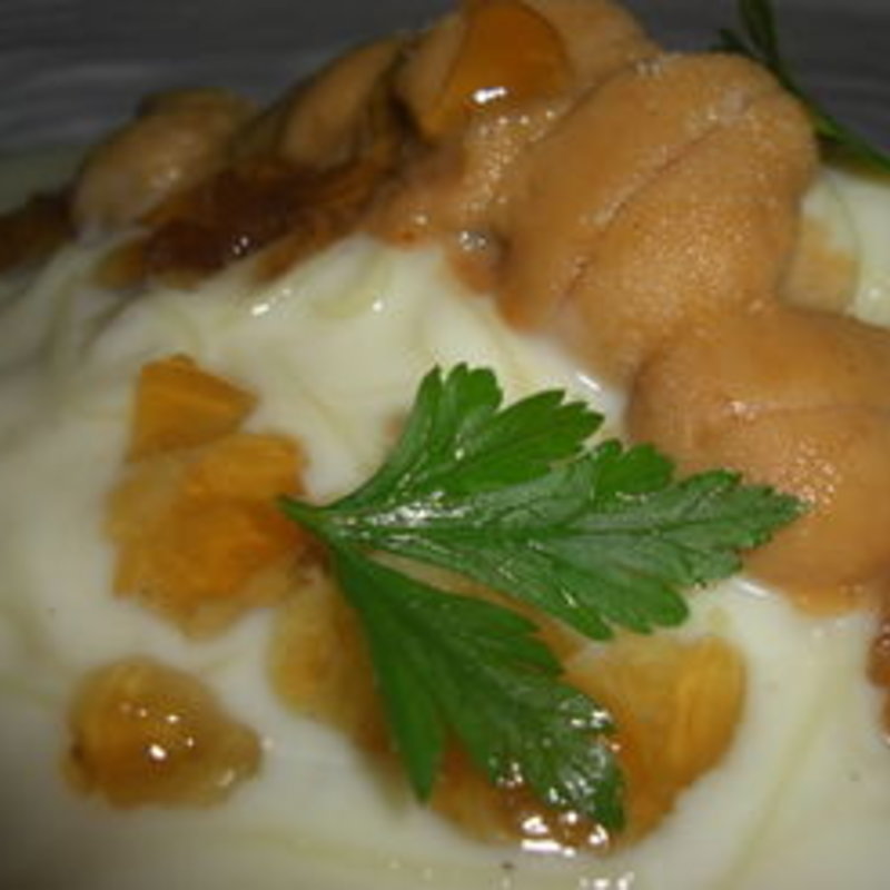 ウニと北あかりの冷製ポタージュ(Trattoria Vino)