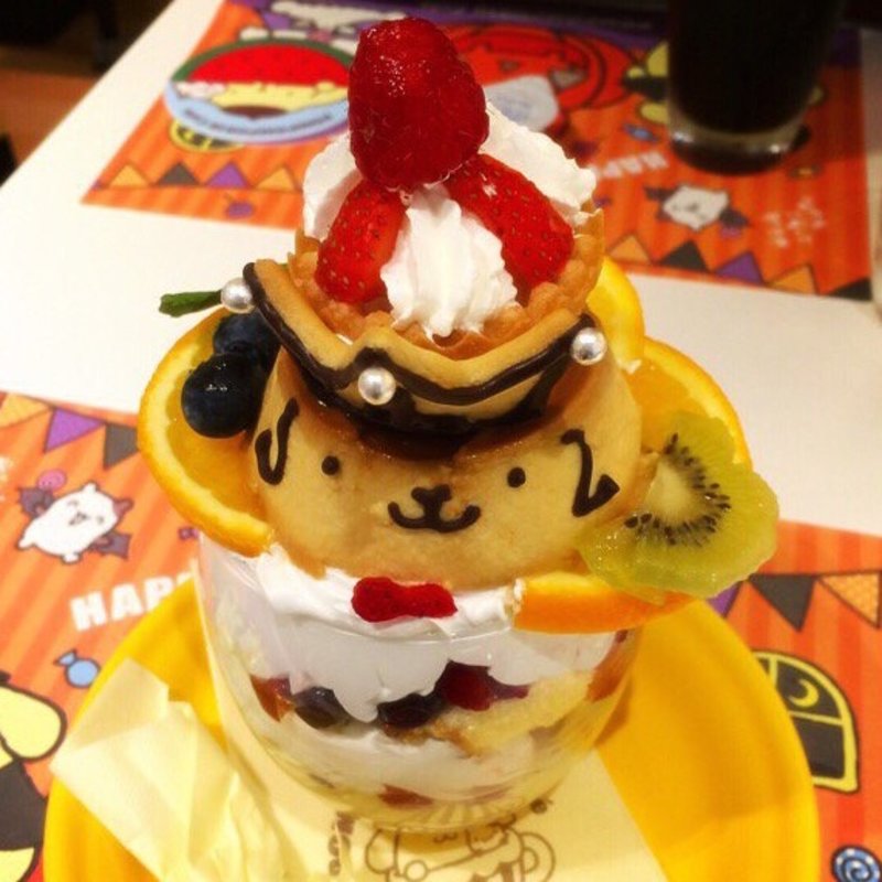 ポムポムプリンのマンゴーパフェ(ポムポムプリンカフェ 梅田店)
