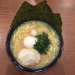 味玉ラーメン(本郷家)