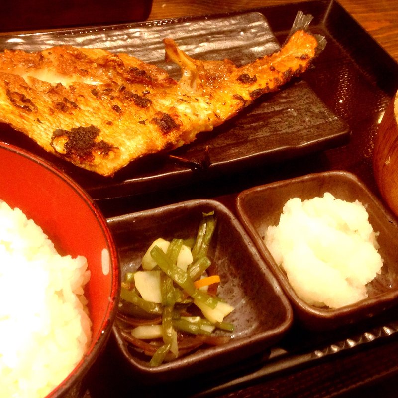 鯛干定食(炭火焼干物定食 しんぱち食堂 新宿店)