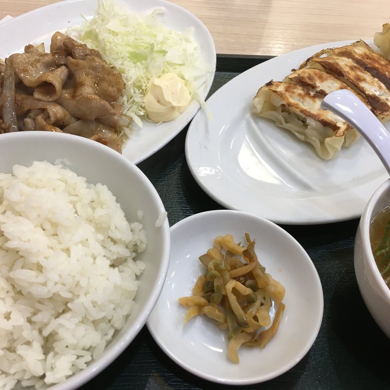 豚生姜焼き定食プラス焼き餃子(れんげ食堂 Toshu 梅ヶ丘店)