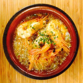 海老のアヒージョ(魚介専門スペイン料理 マリスケリア ソル)