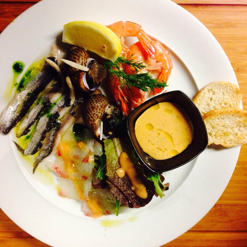 鮮魚のカルパッチョ(魚介専門スペイン料理 マリスケリア ソル)