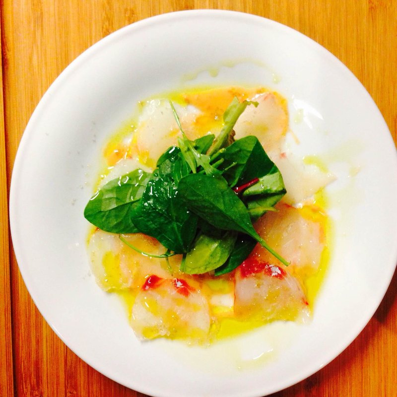 真鯛のカルパッチョ(魚介専門スペイン料理 マリスケリア ソル)