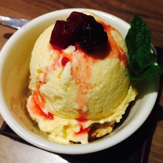 自家製 ココナッツアイス(ベトナムビストロ asiatico（アジアティコ）)