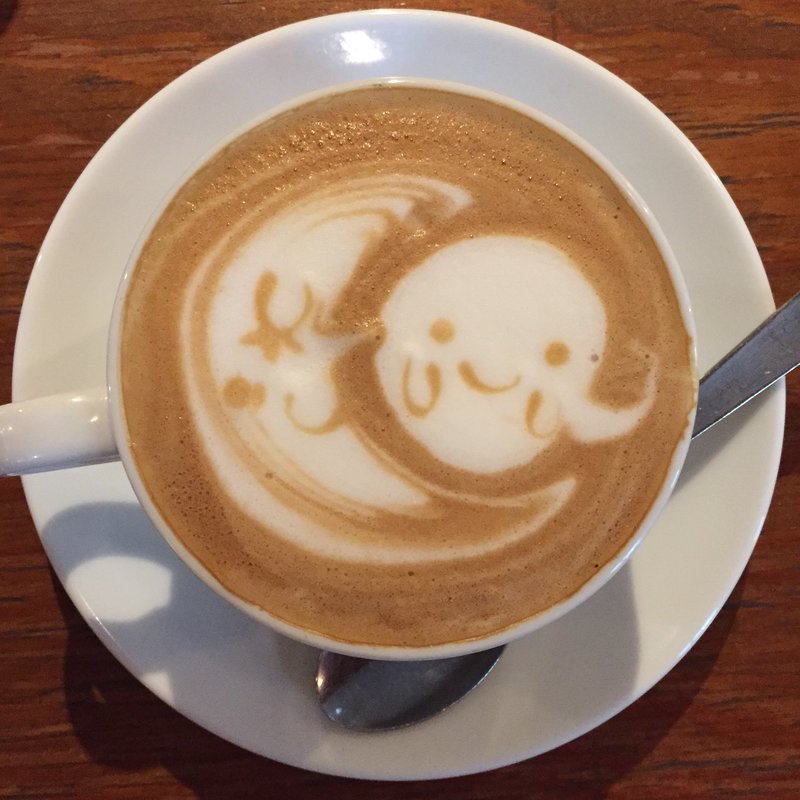 カフェラテ(マザームーンカフェ 美浜)