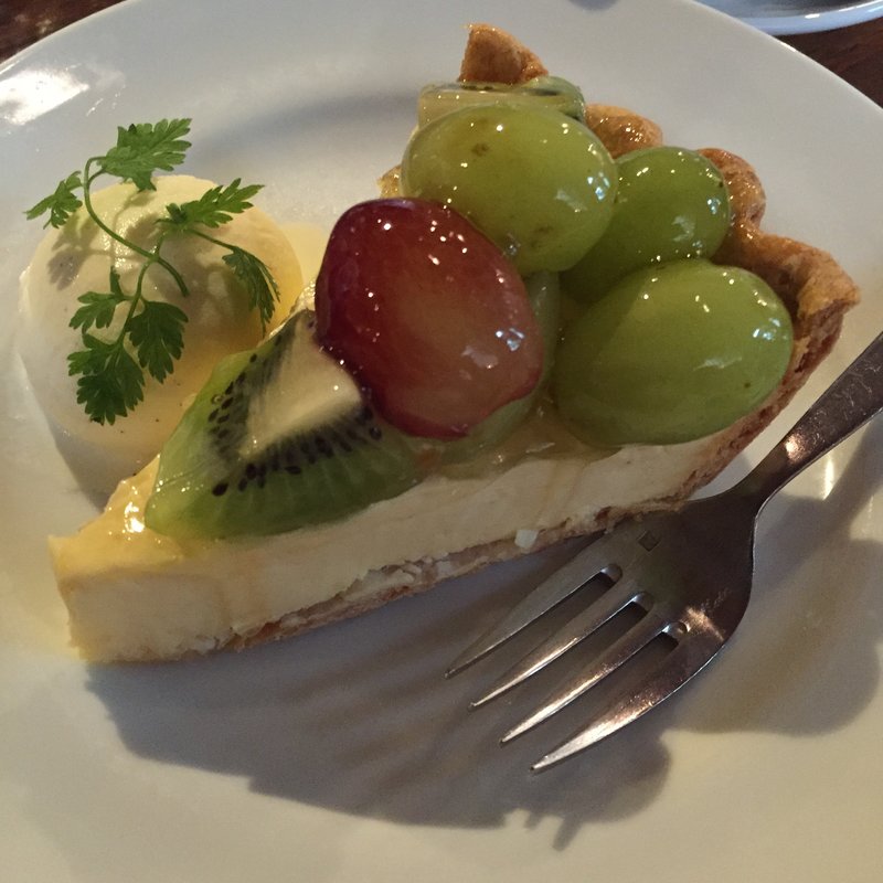 季節のフルーツタルト(マザームーンカフェ 美浜)