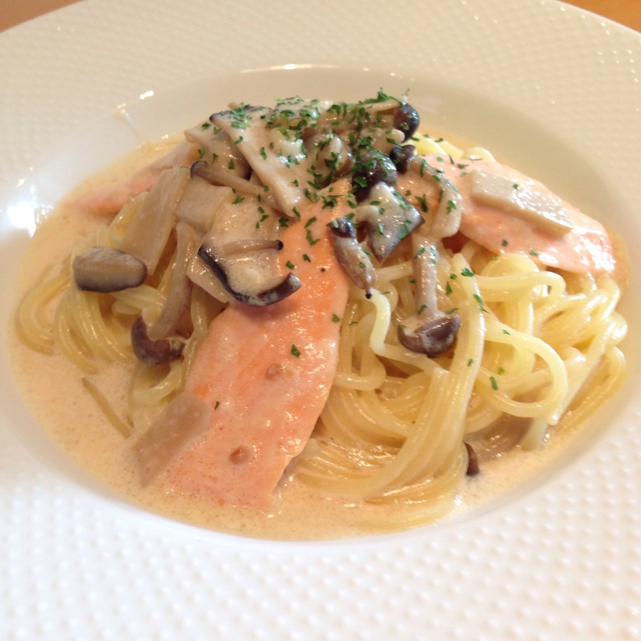 サーモンとキノコの和風クリームパスタ(ブラザーズ キッチン （BROTHERS KITCHEN）)の口コミ一覧 おいしい！が増えるグルメ