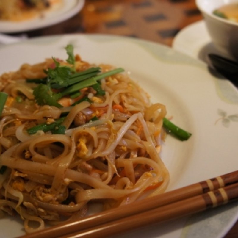 パッタイBセット(クワンチャイ 三宮店)