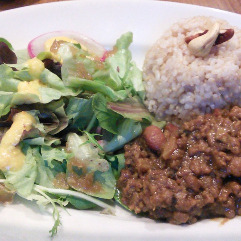 ひよこ豆と野菜のキーマカレー(たまな食堂 Natural-shift Kitchen 麹町店 （【旧店名】たまな咖喱）)