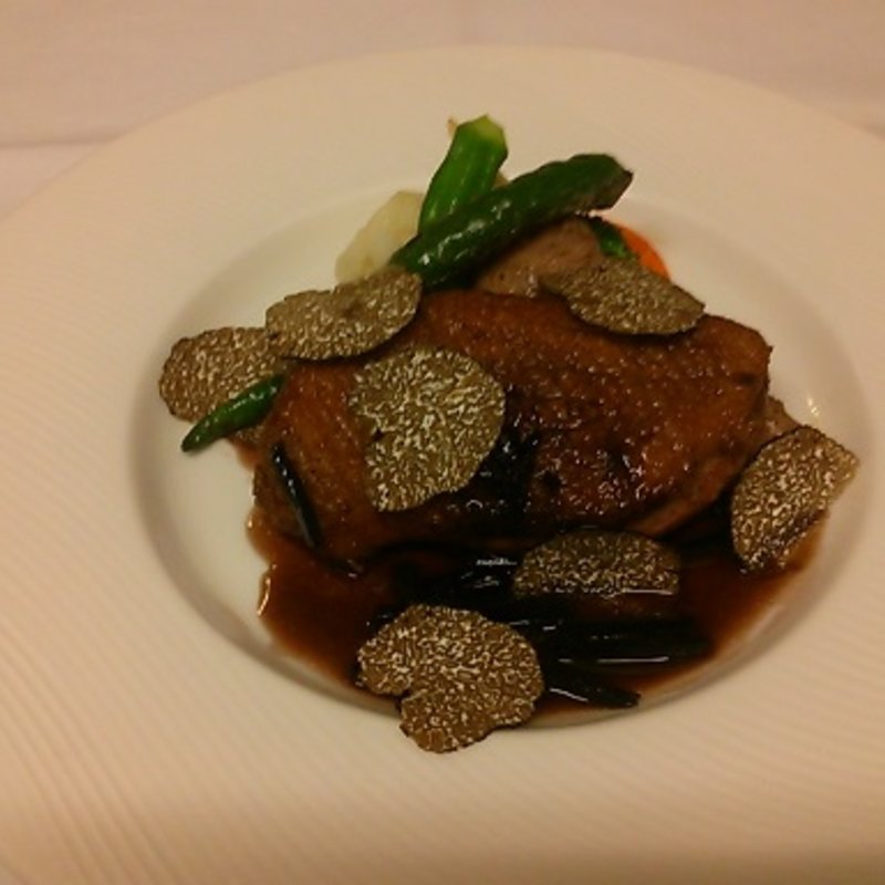 鴨肉のロティ　トリュフ添え(Maru'sTable （マルズターブル）)