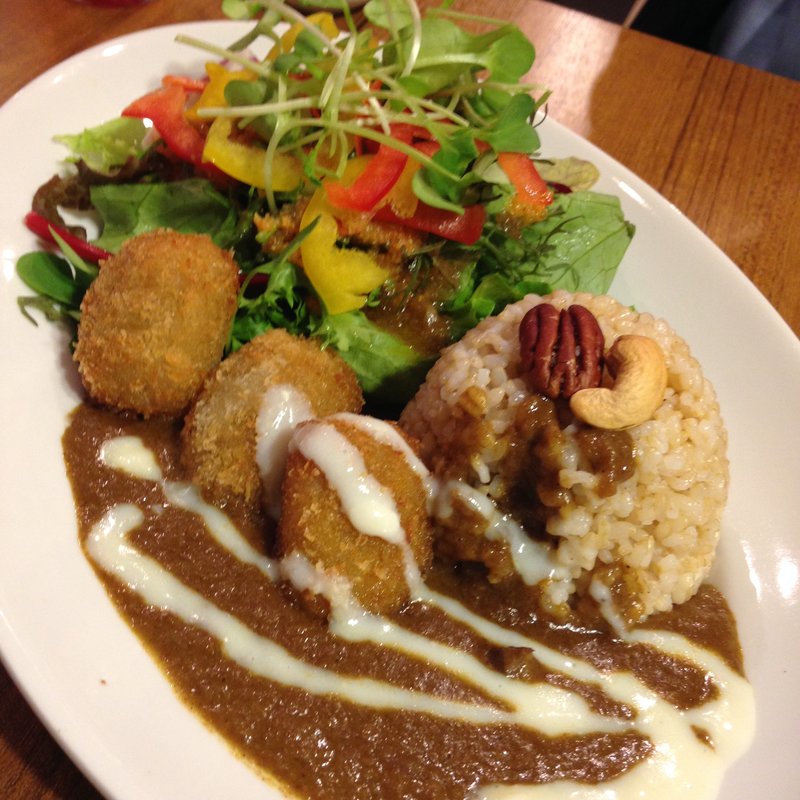 ほくほくかぼちゃのコロッケと欧風ベジカレー(たまな食堂 Natural-shift Kitchen 麹町店 （【旧店名】たまな咖喱）)