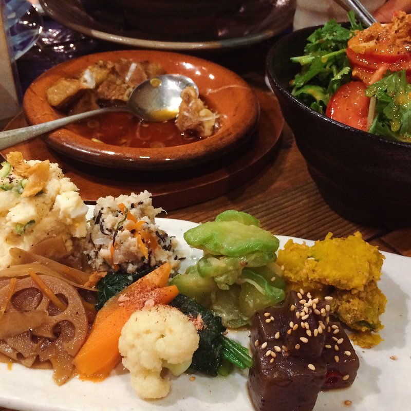 おばんざい盛り合わせ(三軒茶屋 居酒屋 すこぶる)