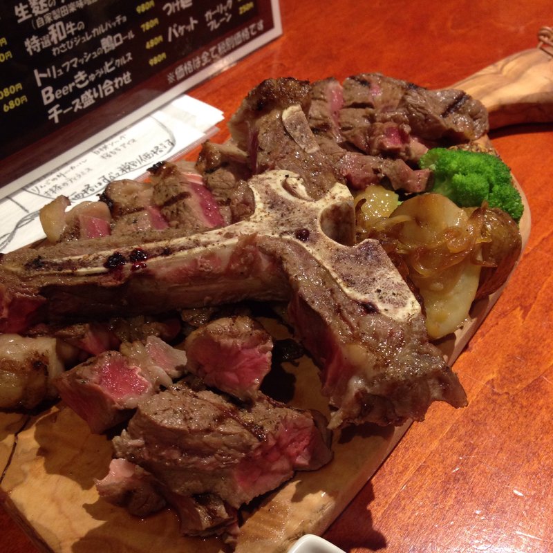 Tボーンステーキ(巴里食堂 ４ｃｈｏｍｅ店 （パリショクドウ）)