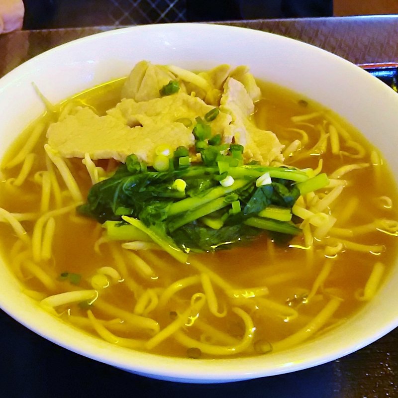 クッティオ　ムー　豚肉ラーメン(タムナック タイラーメン )