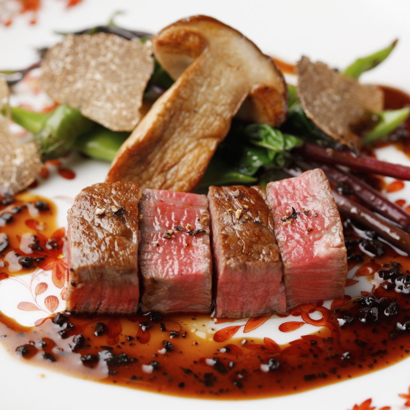 特撰肉のメインディッシュ 季節食材ソースの組み合わせ(モダンフレンチ メザニーン／Mezzanine 日本橋)