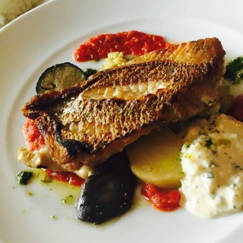 連子鯛のポワレ(中之島ビストロ かざま )